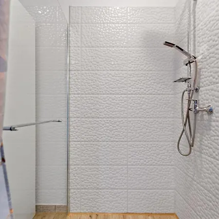 Wunderschoenes In Mit Pool By Interhome *