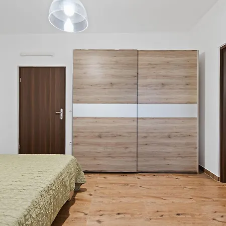 Wunderschoenes In Mit Pool By Interhome Feriehus