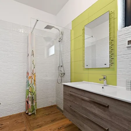 Feriehus Wunderschoenes In Mit Pool By Interhome