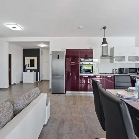 Feriehus Wunderschoenes In Mit Pool By Interhome *