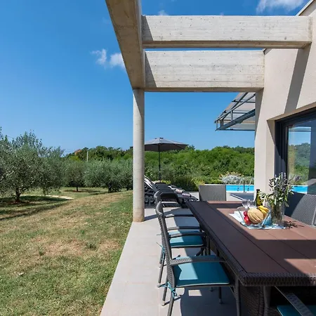 Wunderschoenes In Mit Pool By Interhome * Bužinija